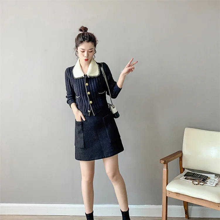 Женский свободный кардиган темно-синего цвета однобортный свитер с отложным