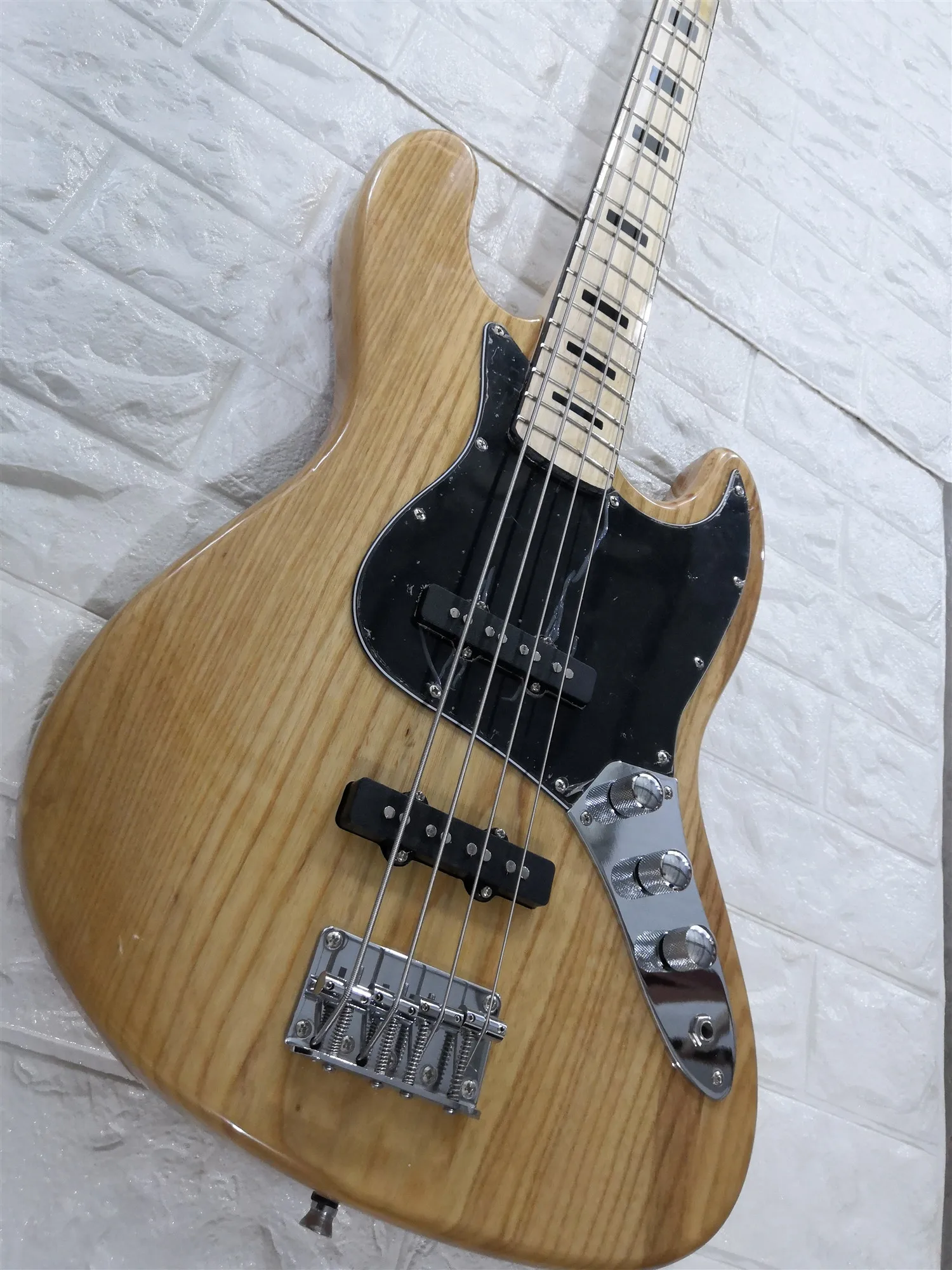 Электрическая бас-гитара Jazz bass 4 струны натуральный цвет черный накладки хромированные изделия paypal доступны! Bs-1