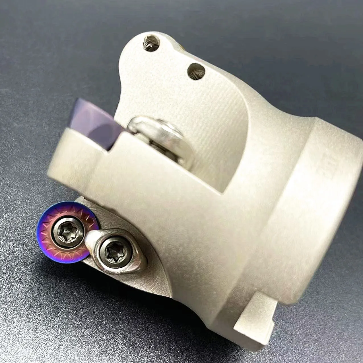 

Milling tool holder EMRW 6R 50 22 EMRW 6R63 22 face milling cutter Indexable milling cutter holder CNC lathe for RPMT1204 insert