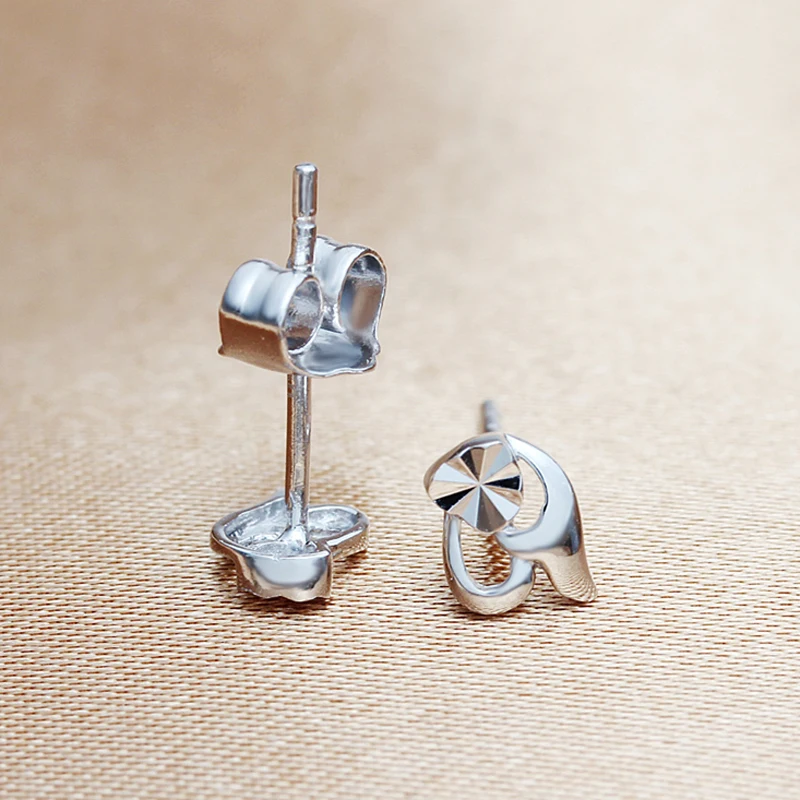 Женские серьги гвоздики с бриллиантами PT950 элегантные из платинового белого