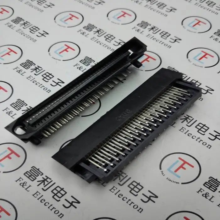 

2pcs/lot 716612568 68P Curved male Connector Connector