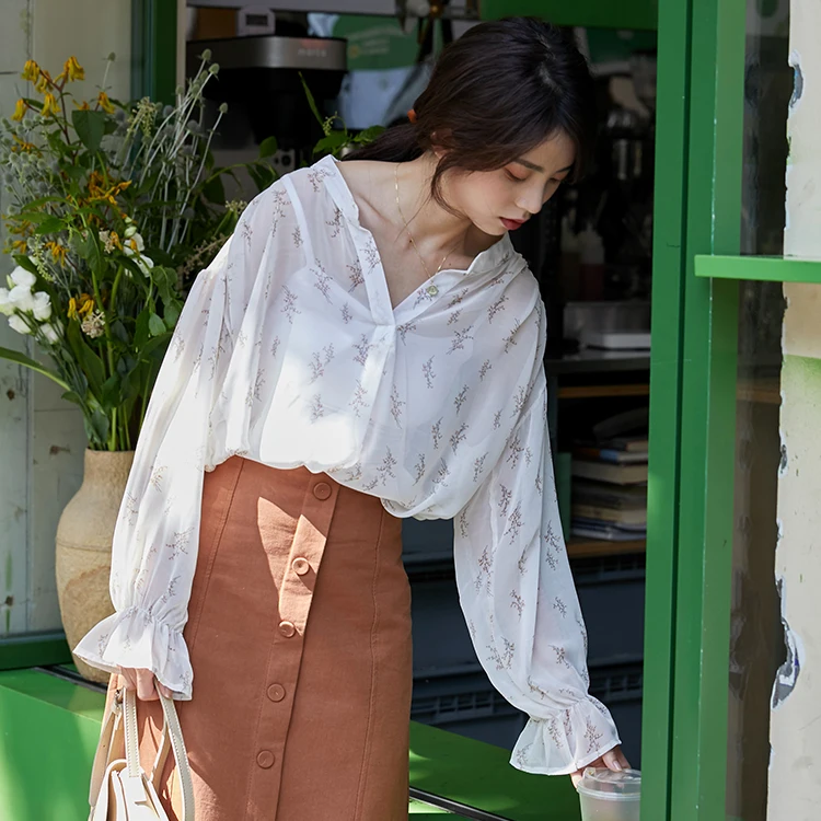 

Make new niche han edition horn sleeve floral sunscreen chiffon blouse