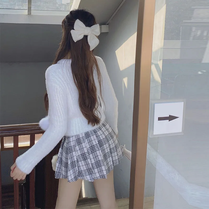 

New Autumn Sweet Women Skirt Kawaii Bowknot Hairball Woolen Skirts Female Vintage Plaid Pleated Skirt Mujer
