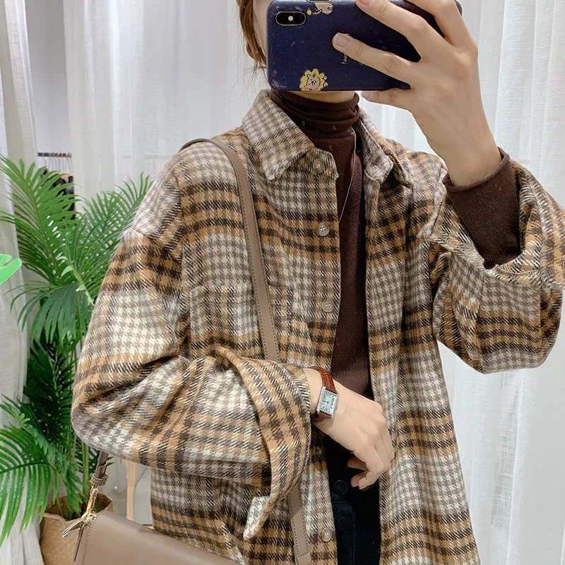 

Women Turn down Collar Long Sleeve Loose Outerwear Tops Women Plaid Shirt Vintage One Pocket Oversized Jacket Coat