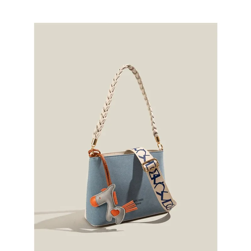 

Jenny&Dave England Bag Women Style Letter Printing Messenger Bucket Bag Ins Fashion Blogger Cartoon Horse Armpi Big Bag ToteBag