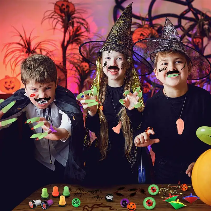 

69pcs Halloween Party Prank Props Scary Fake Mice Spider Centipede Toy Set