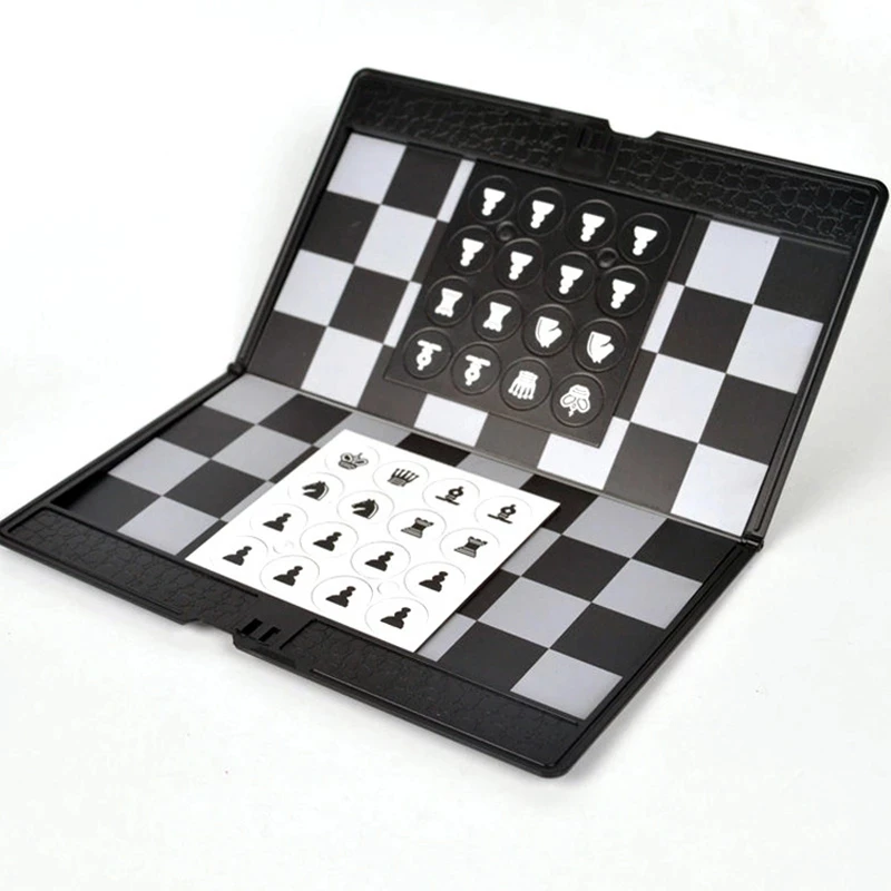 

2020Mini Wallet Type Portable Magnetic Folding Chess Set Chessboard Traveler Plane Chess Plastic Buttons Kid Gift Board Game