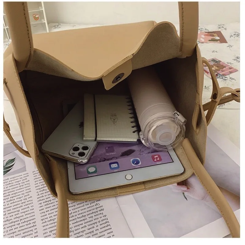 

2021 Summer Female Commuter PU Big Tote Bag Simple And Versatile Bucket Single Shoulder Son Mother Bag