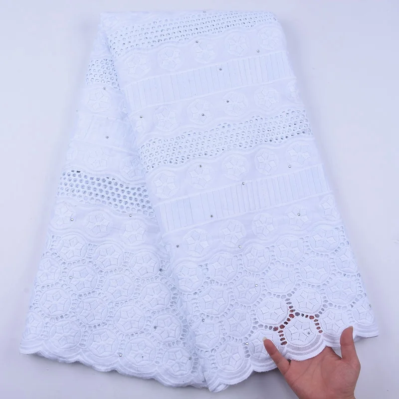 

Latest African Soft Cotton Lace Fabric 2020 High Quality White Lace Nigerian Swiss Voile Lace In Switzerland For Man Women S1967