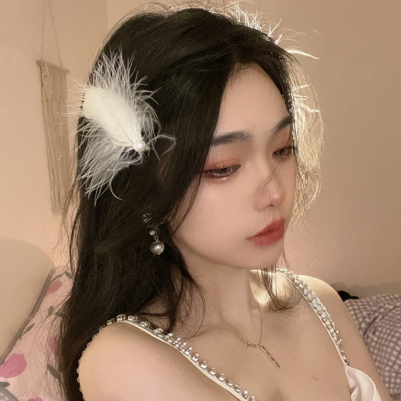 

Feather Hair Gap Former Red 2021new Side Furry Hairpin Bang Clip Ins Popular Plush Korean Headdress