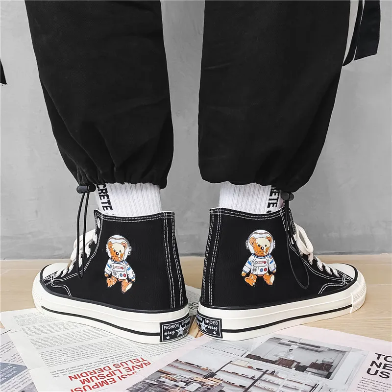 

Spring Black Mens Canvas Shoes Fashion High Top Vulcanized Shoes Men Cartoon Printing Casual Canvas Sneakers Men Zapatos Hombre