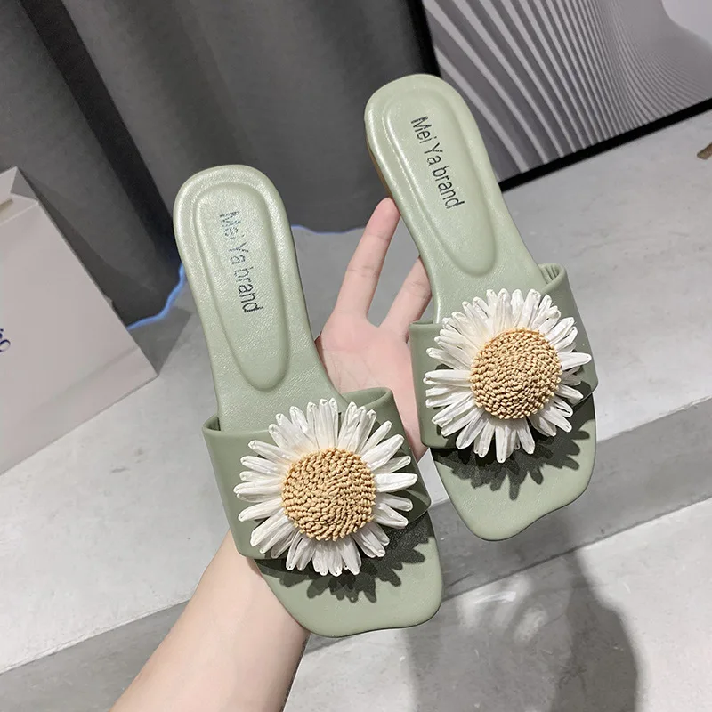 Женские шлепанцы для улицы пляжная обувь с маленькими маргаритками сланцы