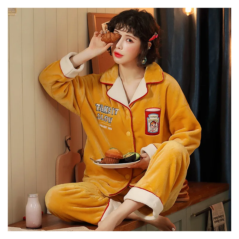 Осенне зимняя Удобная пижама из плотного бархата с отворотом и длинными рукавами