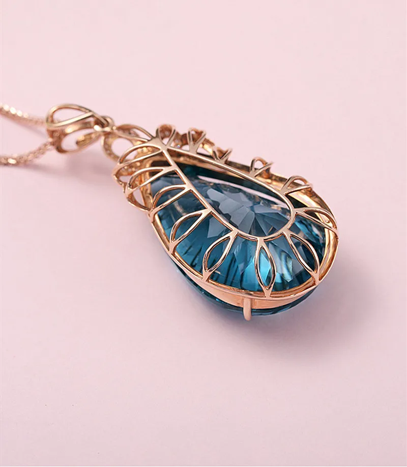 Роскошный большой 6 карат с украшением в виде синих кристаллов и драгоценные