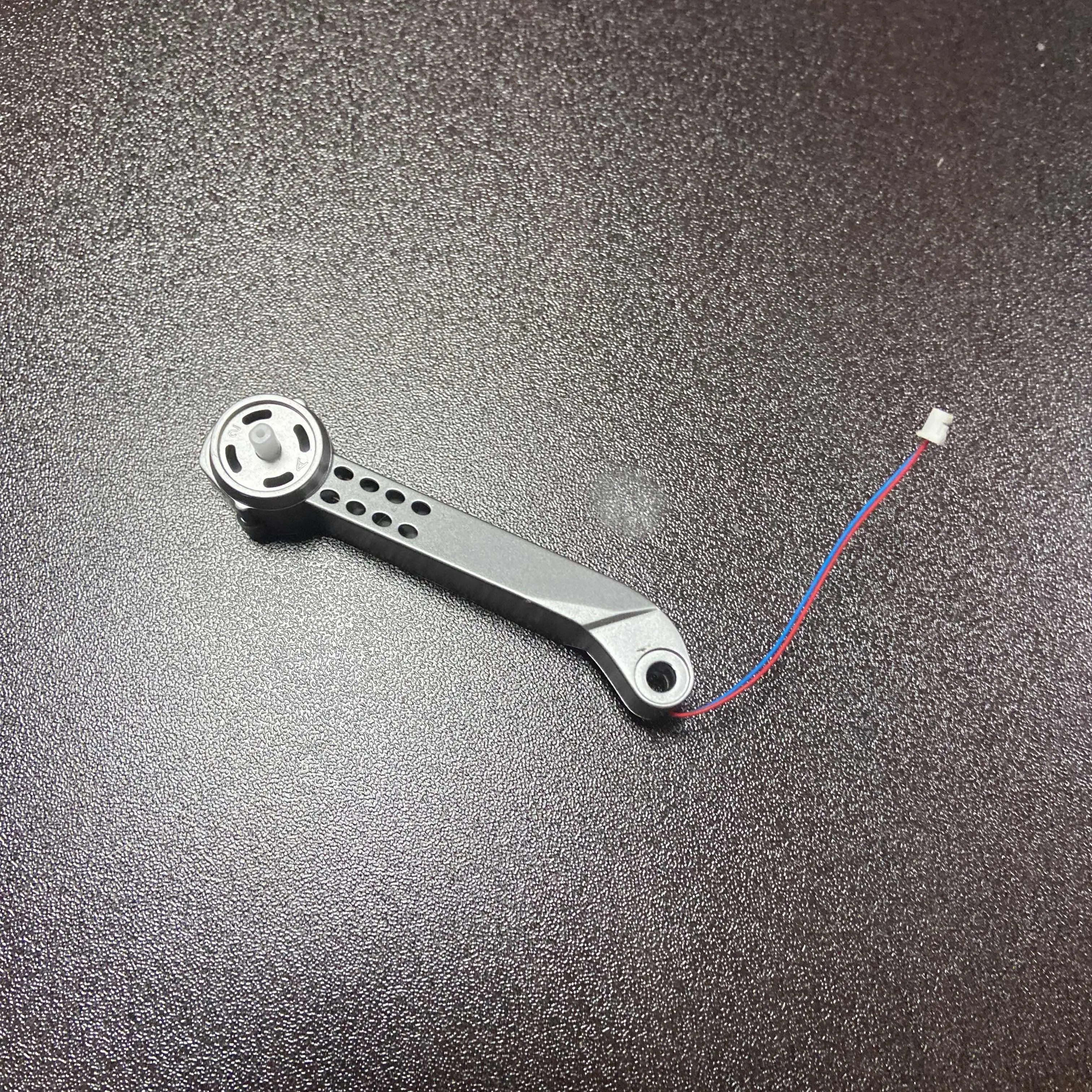 

E68Pro drone: Arm X1