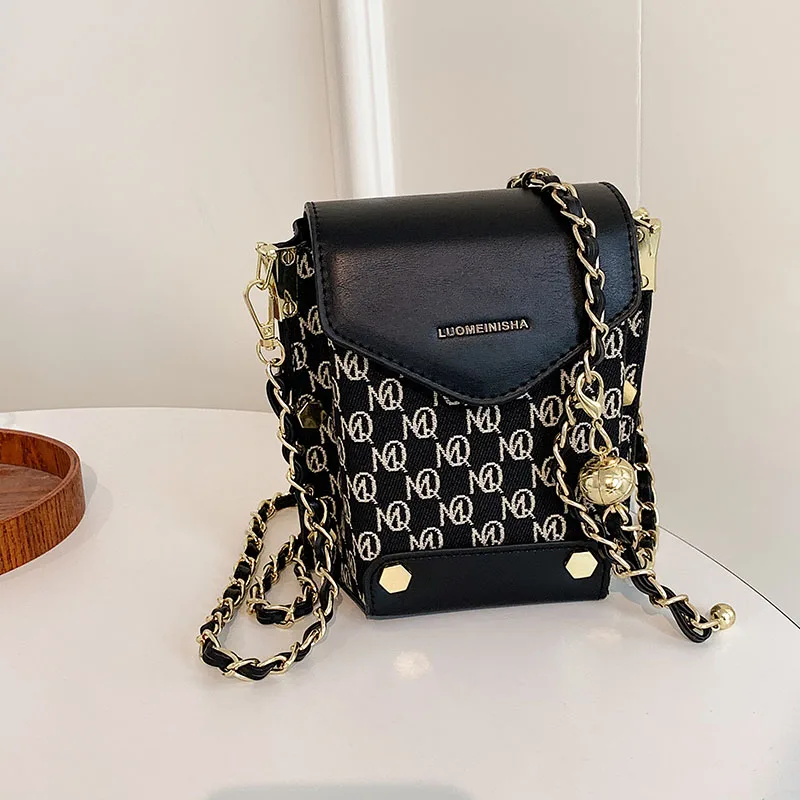 

Women's Square Chain Rivets Shoulder Bags Luxury Brand Handbag Fashion Designer Cross-body Bag Casual Totes Ladies Messenger Bag