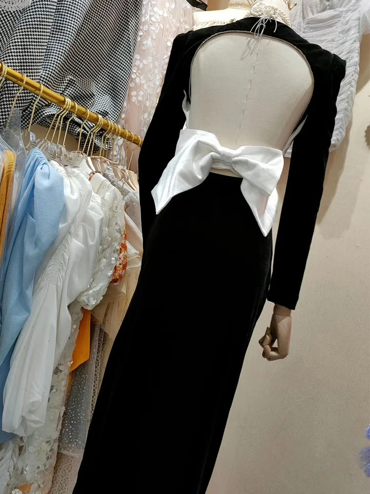 

Back hollow, contrast color, bow decoration, velvet, diamond-studded square neck dress, ladies' autumn new style, hem slit