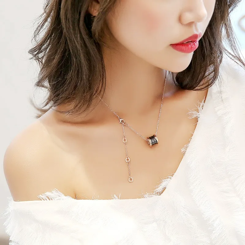 

Wholesale luxuy Fine Jewelry High Quality Titanium Ceramics Roman Numerals Necklace Pendant Neck chain Jewel Fashion Accessories