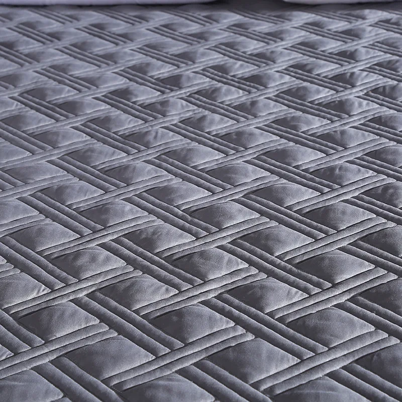 Стеганая однотонная простыня наматрасник постельное белье с резинкой протектор