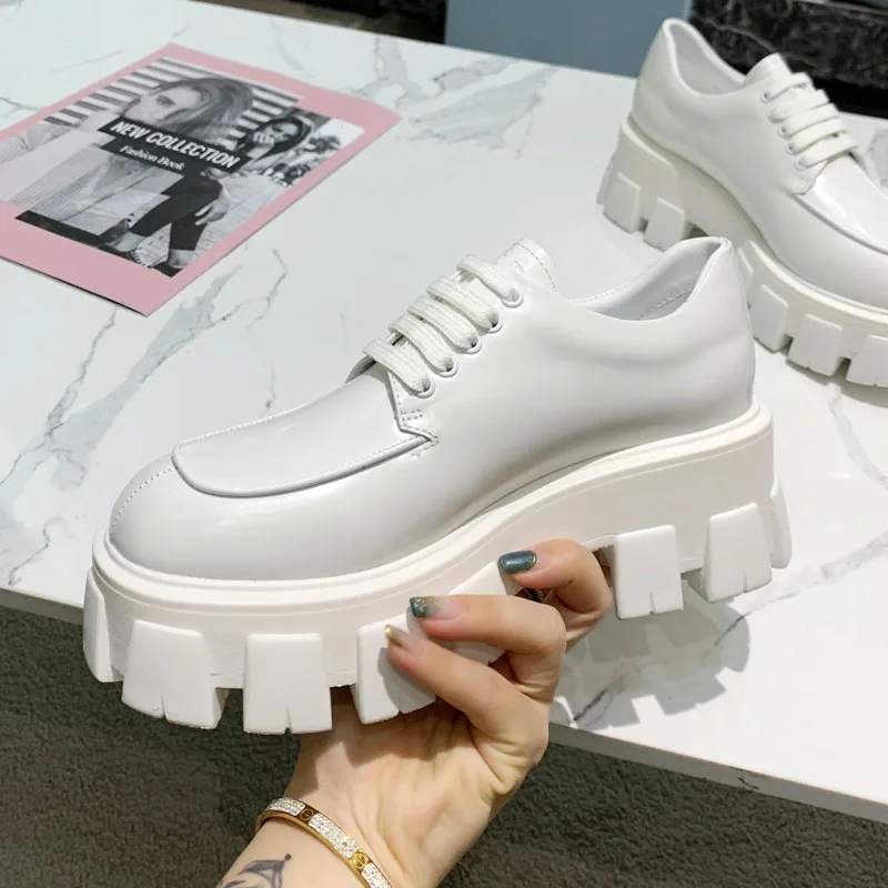

2021 Luxury Brand Women Running Shoes Casual Fashion Sport Shoes For Woman Outdoor Athletic Walking Top Quality Ladies Sneakers