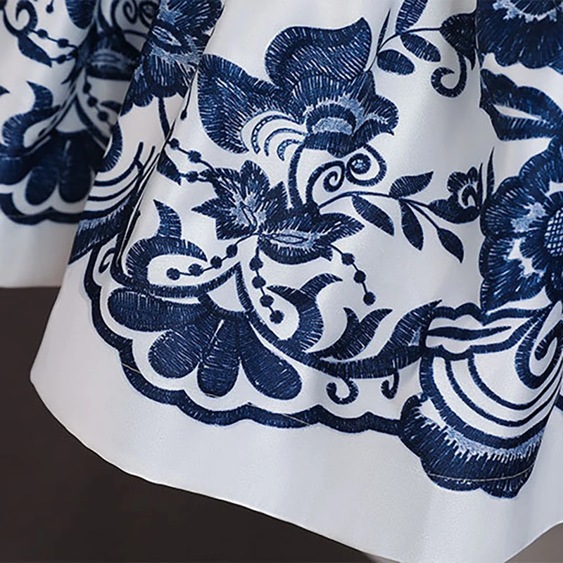 

Flower Girls Dresses Lace Embroidery Sleeveless Beading Bow Tulle Ball Gown O-Neck Knee-Length Kids Party Princess Skirt D301