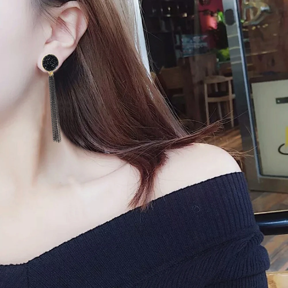 Женские длинные висячие серьги золотистого цвета с цепочкой и кисточками макси