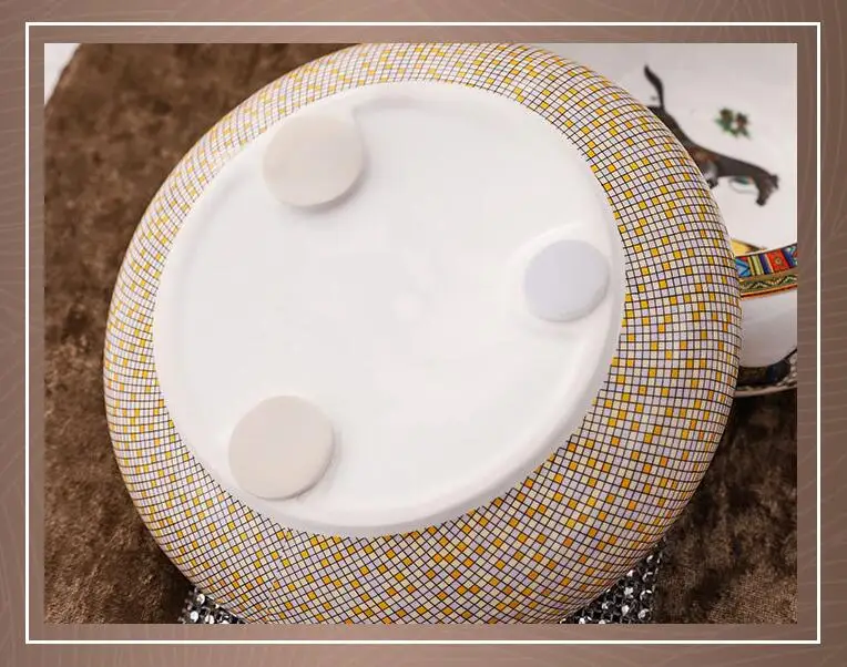 

European-style Ceramic Drum-shaped Ashtray Home Living Room Coffee Table Fashion Decorative Ornaments New Bar Cigar Ash Cup