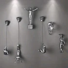 Скандинавский индустриальный стиль ретро человек скалолазание скульптура фон настенное украшение подвесной человек из смолы монтируемая альпинистская статуя Craf