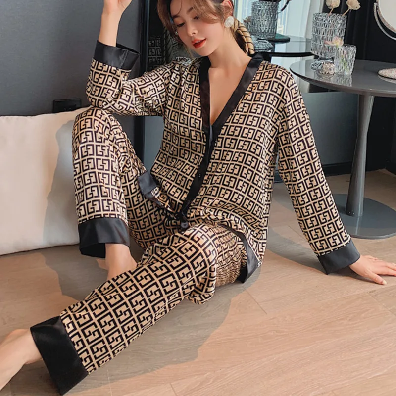 

Женская винтажная Пижама, с буквенным принтом, с длинным рукавом и V-образным вырезом, свободный мягкий комплект, повседневная верхняя одежд...