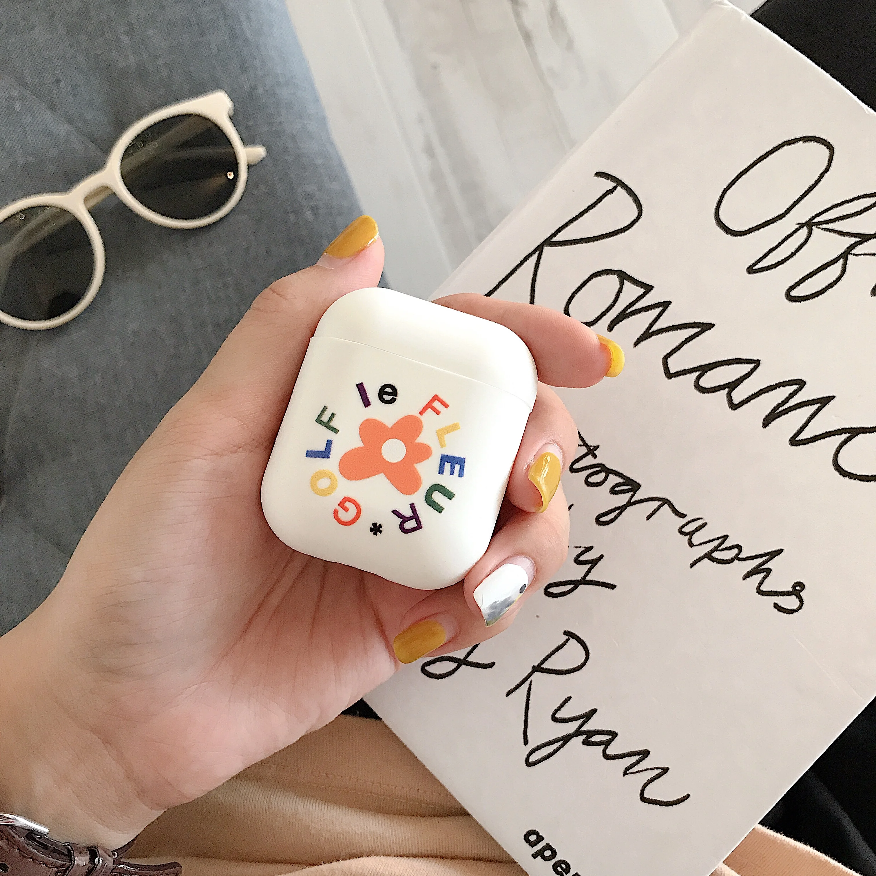 Чехол для AirPods с милым мультяшным цветочным узором кожухи головных телефонов Apple