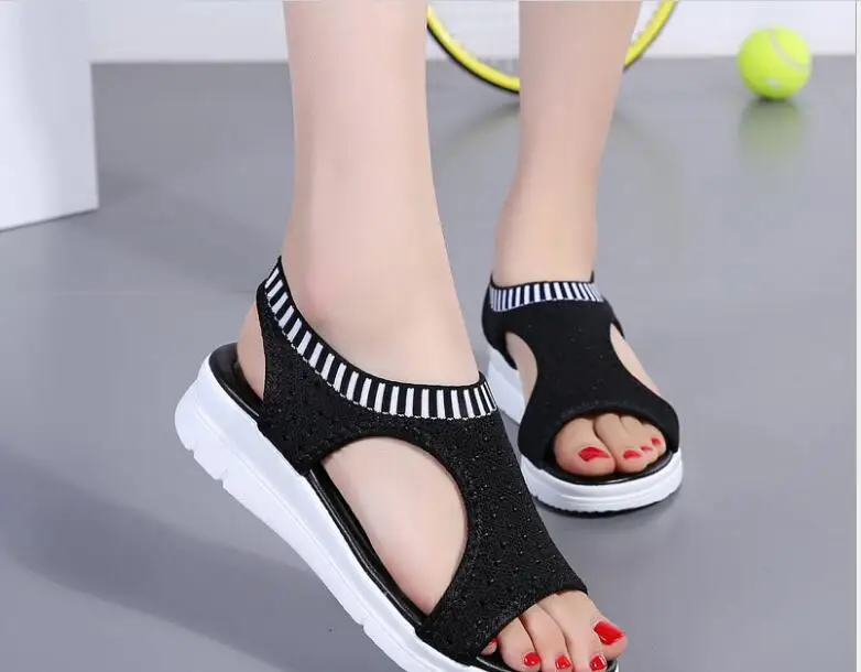 Сандалии на танкетке женские удобные босоножки без застежки большой размер