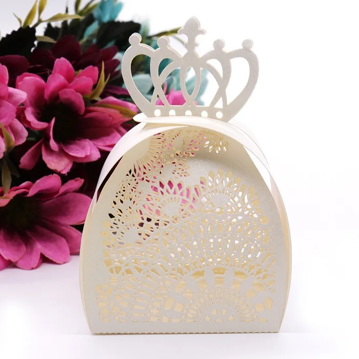 beige 10Pcs Princess Laser Cut Hollow Carriage Favors Gifts Candy Boxes Baby Shower for Wedding Party Supplies - Цвет: beige
