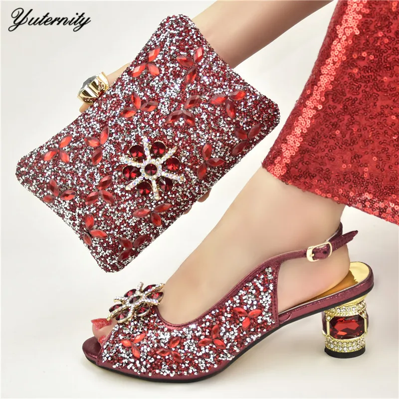 

Новое поступление туфли на высоком каблуке 7 см комплект из обуви и сумки высокого качества; Стразы; Итальянский Женский комплект из обуви и ...