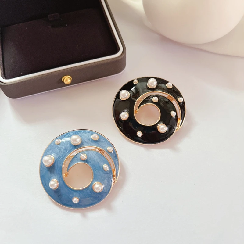 

2020 Fashion New Pearl Shell Flower Brooches For Women 2-Color Enamel Office Party Brooch Pins Gifts