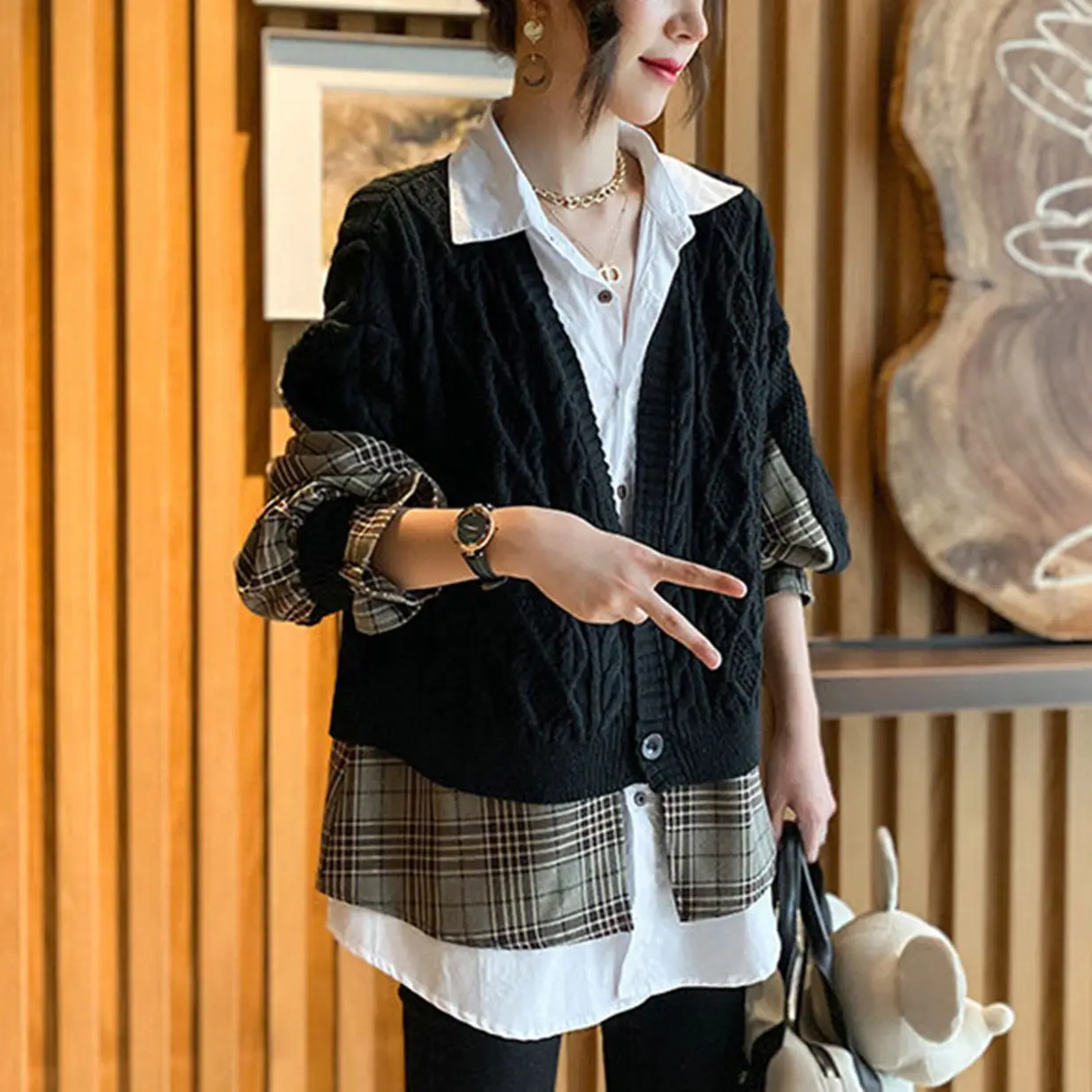 

new European women's shirt splicing cardigan sweater women's Korean sweater two piece set