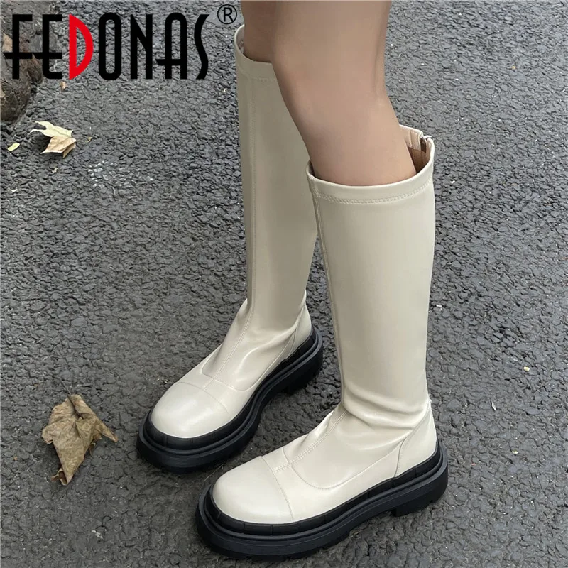 

Женские сапоги до колена FEDONAS из натуральной кожи на платформе; Удобные сапоги на низком каблуке; Сезон осень-зима; Женская модная обувь в сд...