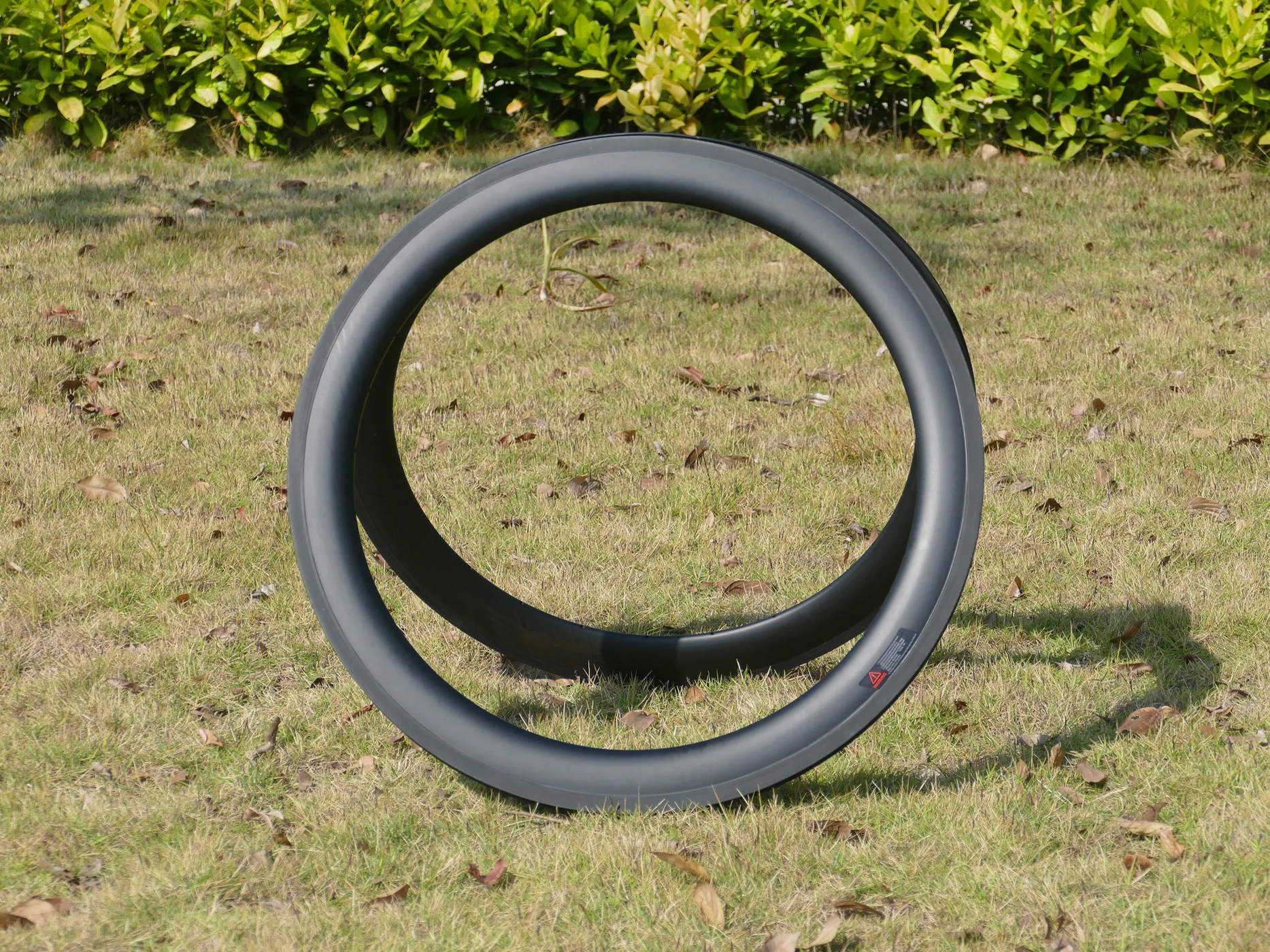 В комплект входит 1 пара-полностью карбоновый UD матовый дорожный велосипед