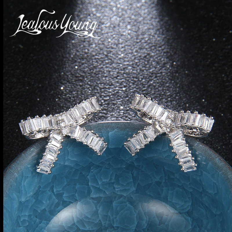 

New Korean Fashion Bowknot Women Stud Earrings Crystal Zirconia Ear Studs Elegant Jewelry Oorbellen Gift