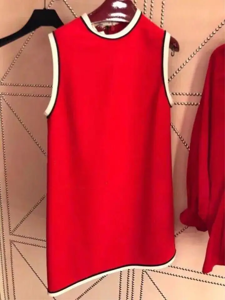 

New round collar sleeveless dresses loose joker temperament popular small sweet wind