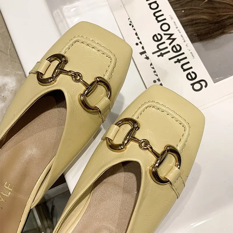 

2021 Spring Summer New Style Fashion Trend Square Toe Women Slipper Metal Mules Baotou Flat Slipper Women Casual Sandals
