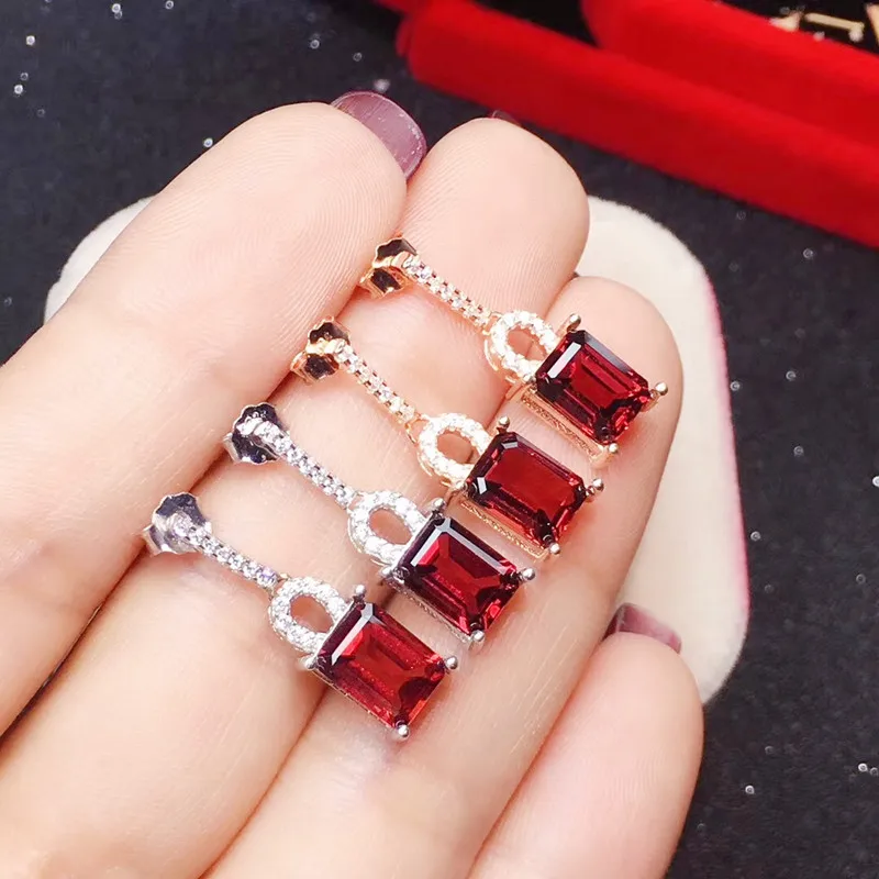 Серьги-подвески с натуральным красным гранатом 6*8 мм 1 6 карата * 2 шт.