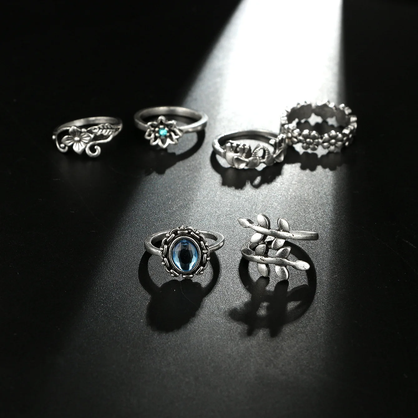 Anéis para As Mulheres Vintage Boho Geométrica Flor Conjunto Anel Da Junta Boêmio de Cristal Dedo Jóias Prata da Cor |