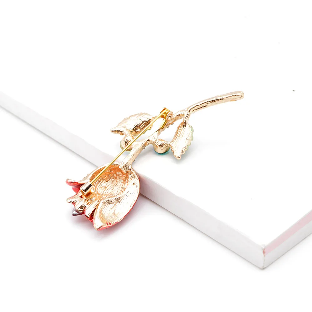 

CINDY XIANG Rhinestone Rose Flower Brooches For Women Fashion Lover Pin Red Color High Quality Good Gift New 2020