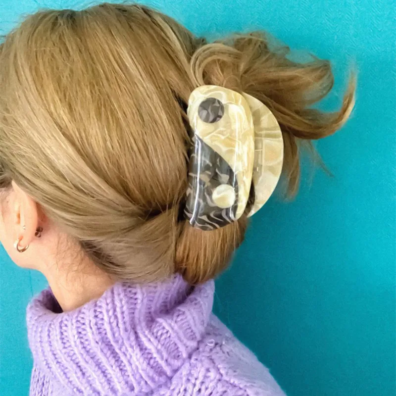 Женская заколка для волос Инь Ян полукруглая из акрила черного и белого цвета