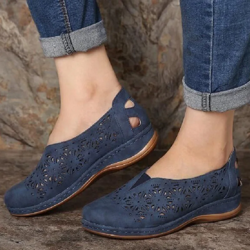 

New Woman Leather Vintage Sandals Female Hollow Out Wedges Platform Shoes Plus Size Women Summer Slip on Retro Moccasins Sandals