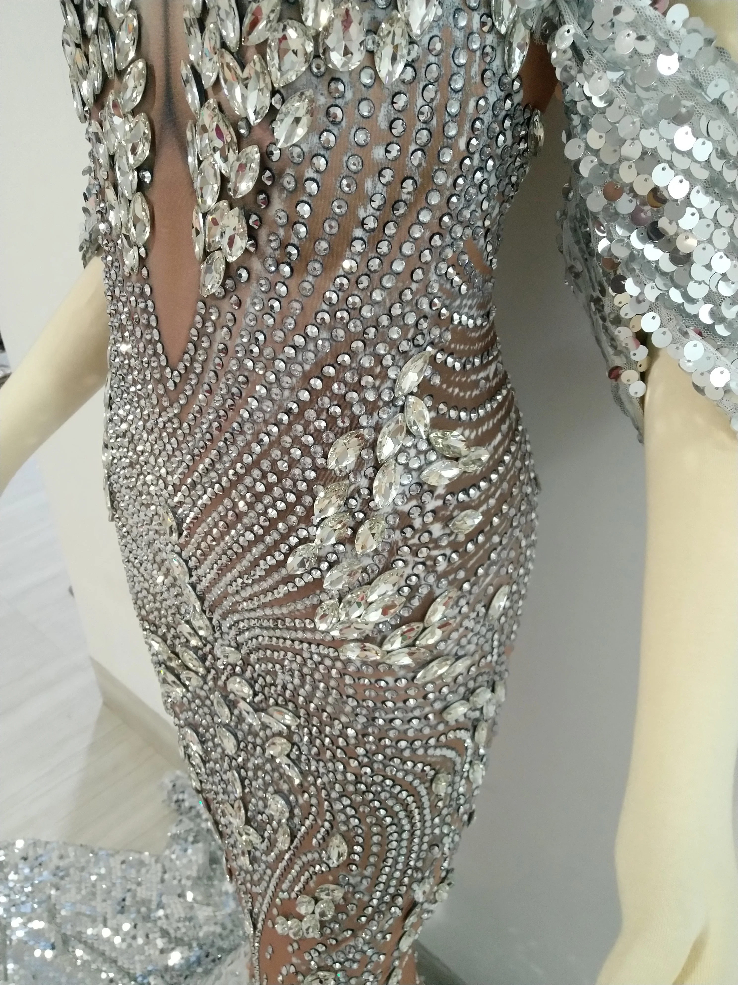 Роскошное серебристое платье-Русалка с блестками и кристаллами для свадебной