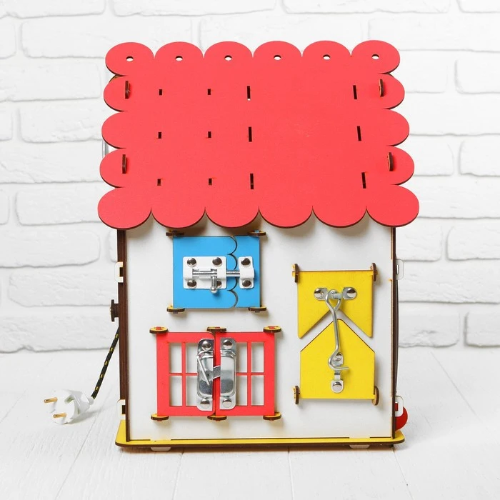 Рисунок 3 - Развивающая доска Бизиборд «Би