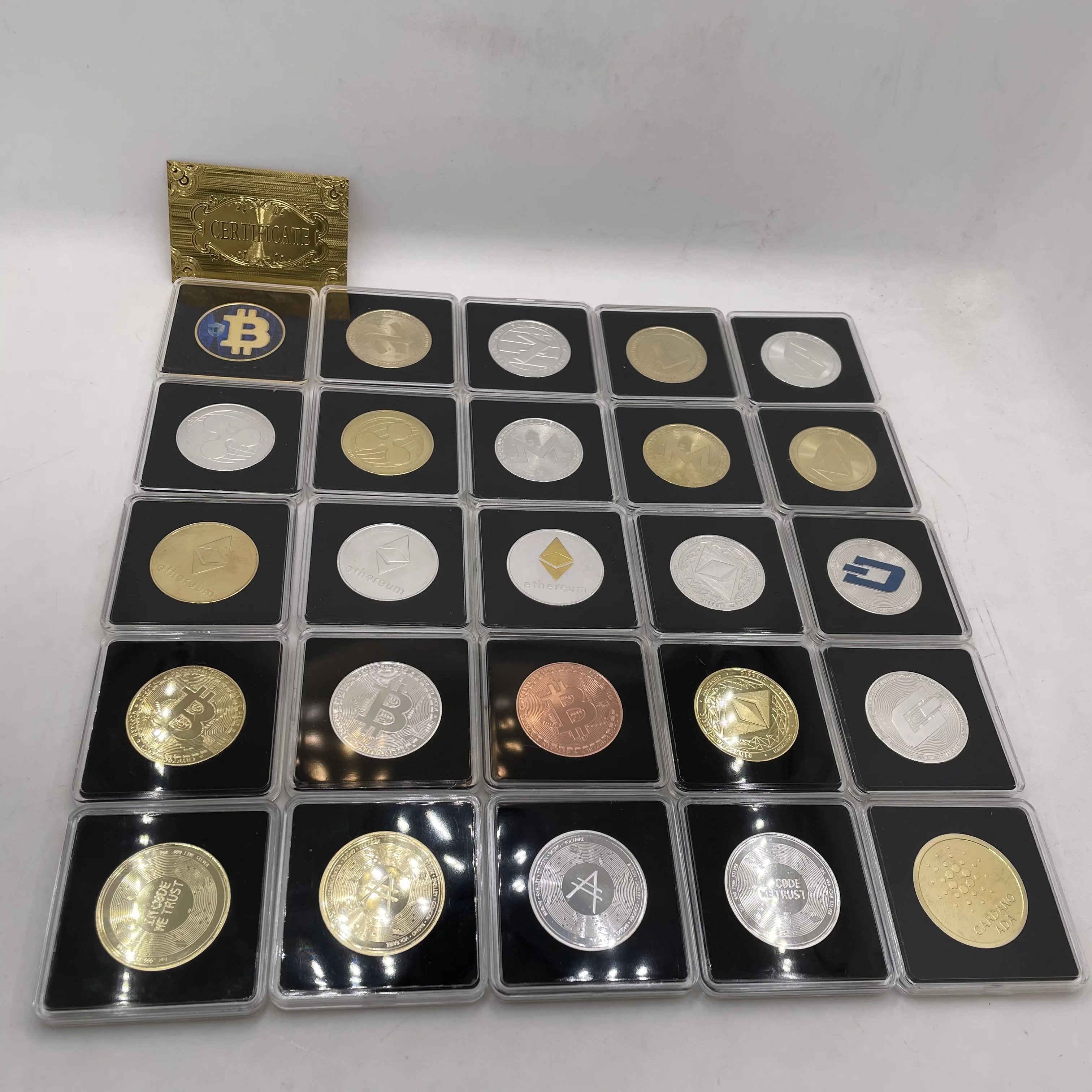 

25pcs More design Bitcoin/Ethereum/Litecoin/Dash/Ripple/Monero/EOS Metal Physical silver/Gold BTC Crypto Coin with Square Case