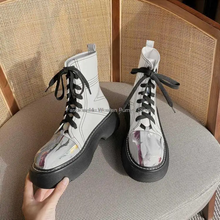 

Женские ботинки из натуральной кожи, ботинки мартинсы с круглым носком и принтом, новинка 2021, женские короткие ботинки, женские трендовые ос...