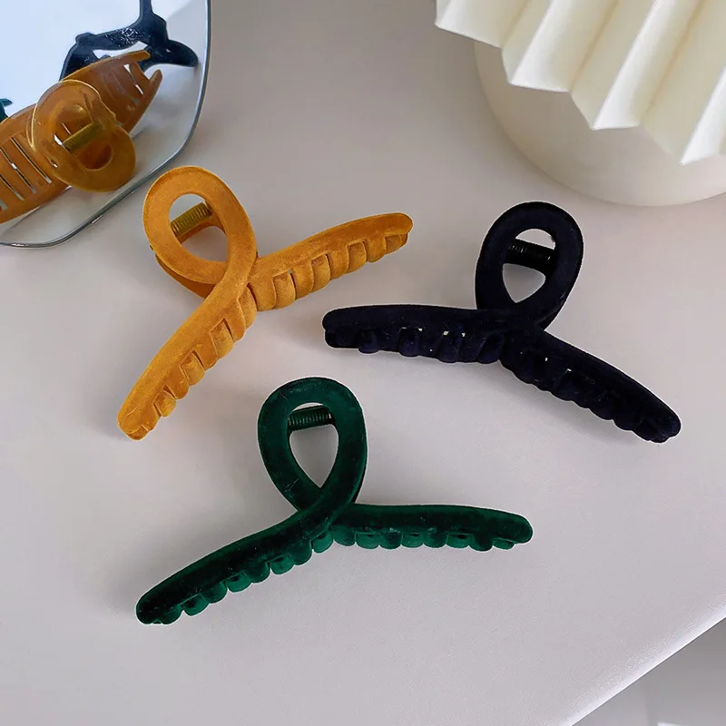 

2020 New Korea Matte Hair Clips Geometric Hollow Shark Black Green Yellow Hair Clip Headwear Accessories for Women Girls